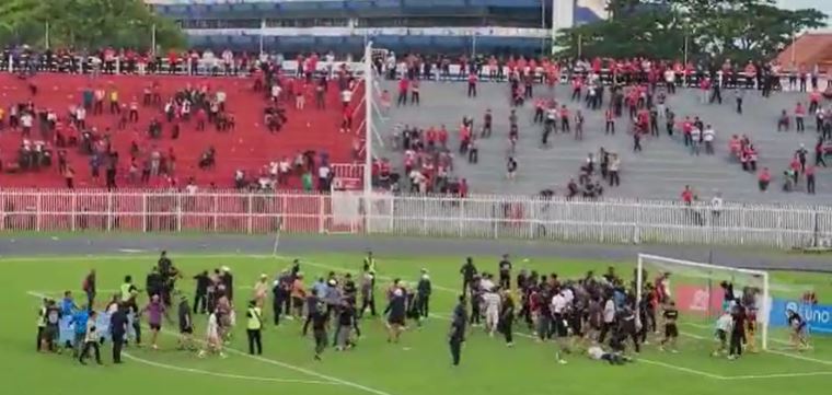 Penyokong mengamuk Kelantan FC kalah