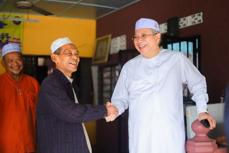 43 tahun bersama UMNO, Annuar diberi kata-kata semangat