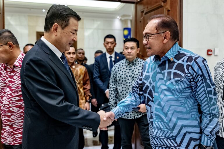 Anwar terima kunjungan Menteri Keselamatan Awam China